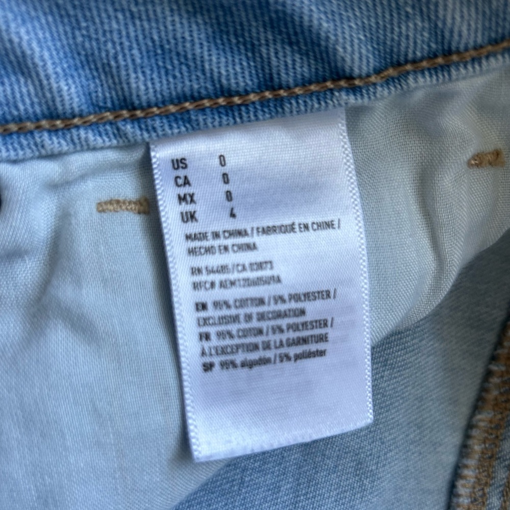American Eagle Outfitters light wash distressed mini skirt size 0 - Picture 3 of 7